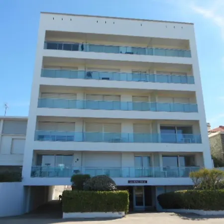3 Etoiles A Jean De Monts, 5 Pers, Parking, Face - Fr-1-323-413 Saint-Jean-de-Monts