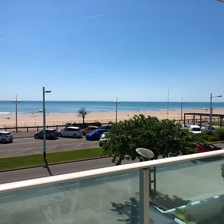 3 Etoiles A Jean De Monts, 5 Pers, Parking, Face - Fr-1-323-413 Lejlighed