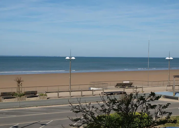 3 Etoiles A Jean De Monts, 5 Pers, Parking, Face - Fr-1-323-413 아파트